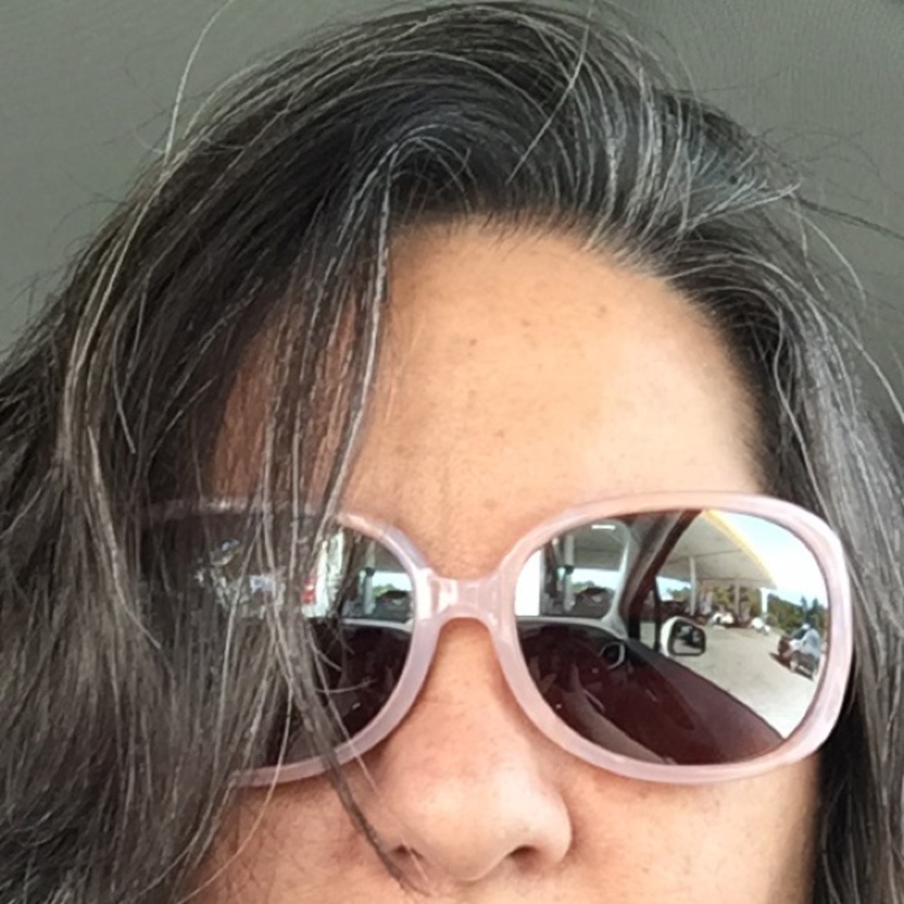 Meet your Posher, Angela